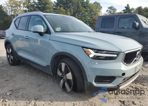 2019 Volvo Xc40 T5 Momentum z USA, uszkodzony, nr VIN YV4162XZ1K2009510